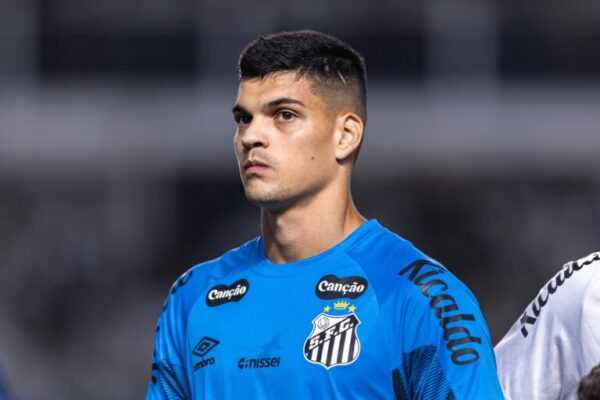Gabriel Brazão, do Santos, é o goleiro com mais defesas no mundo gabriel-brazao,-do-santos,-e-o-goleiro-com-mais-defesas-no-mundo