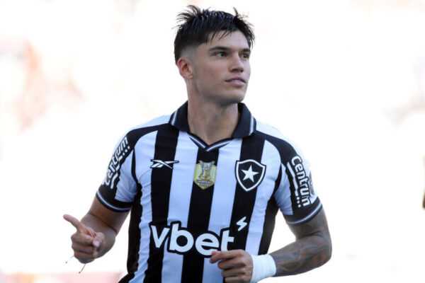 Vídeo: Botafogo marca gol no Santos com unicamente 22 segundos de jogo video:-botafogo-marca-gol-no-santos-com-apenas-22-segundos-de-jogo